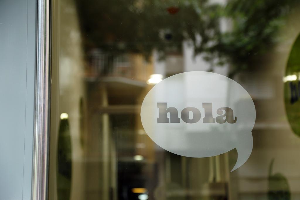 ברצלונה Hola Hostal Eixample מראה חיצוני תמונה